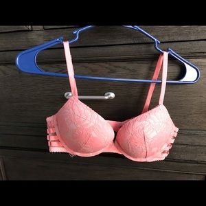 New Victoria’s Secret bra